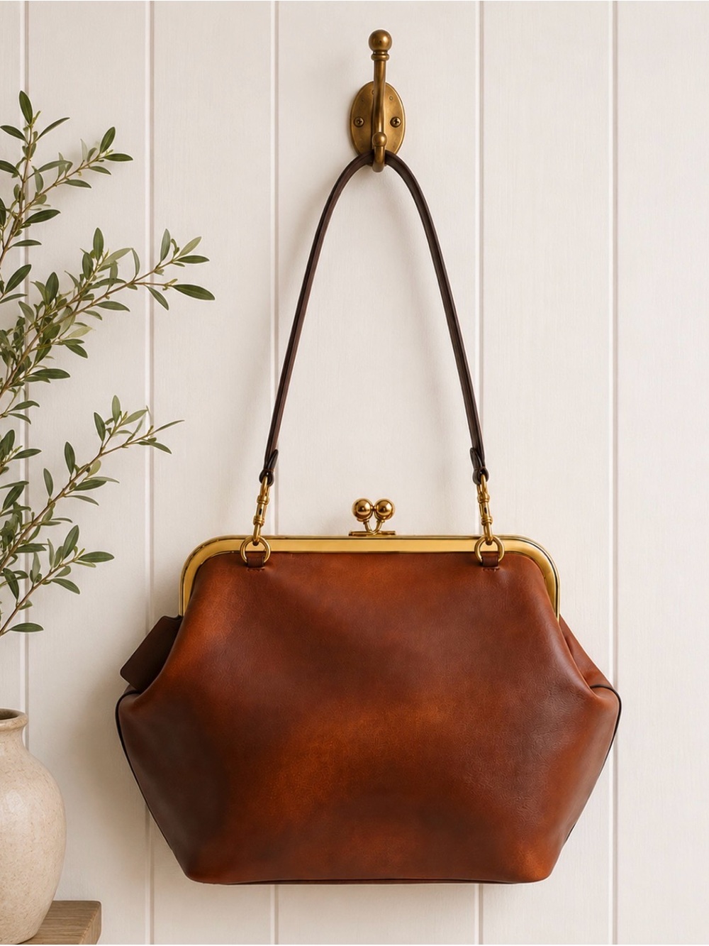 COACH Kisslock 27 in loved leather - NWT